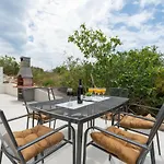 Drvenik Holiday home *