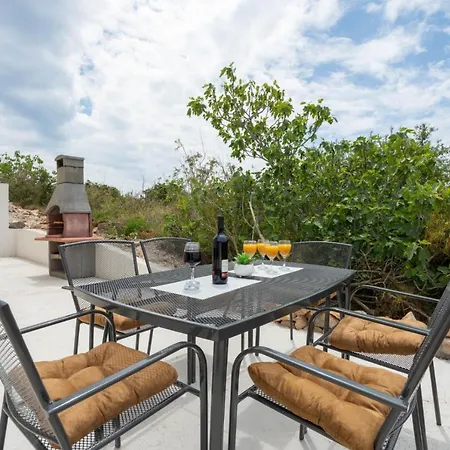 Drvenik Holiday home *